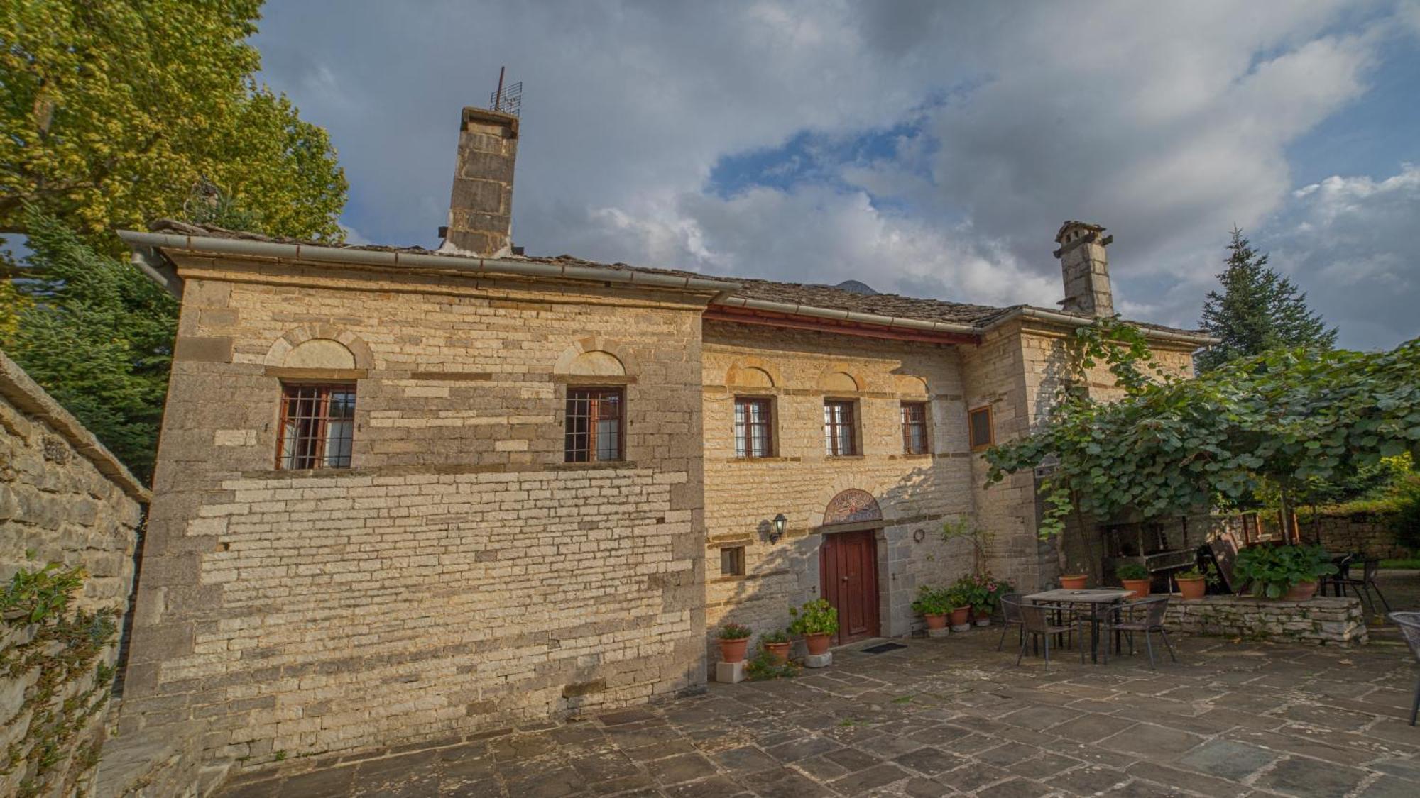 Astraka Guesthouse I Papigko Exterior photo